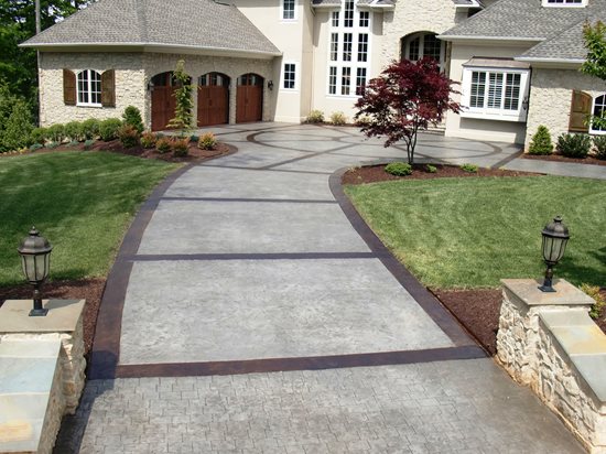 Decorative concrete driveway at a Trenton, Florida home